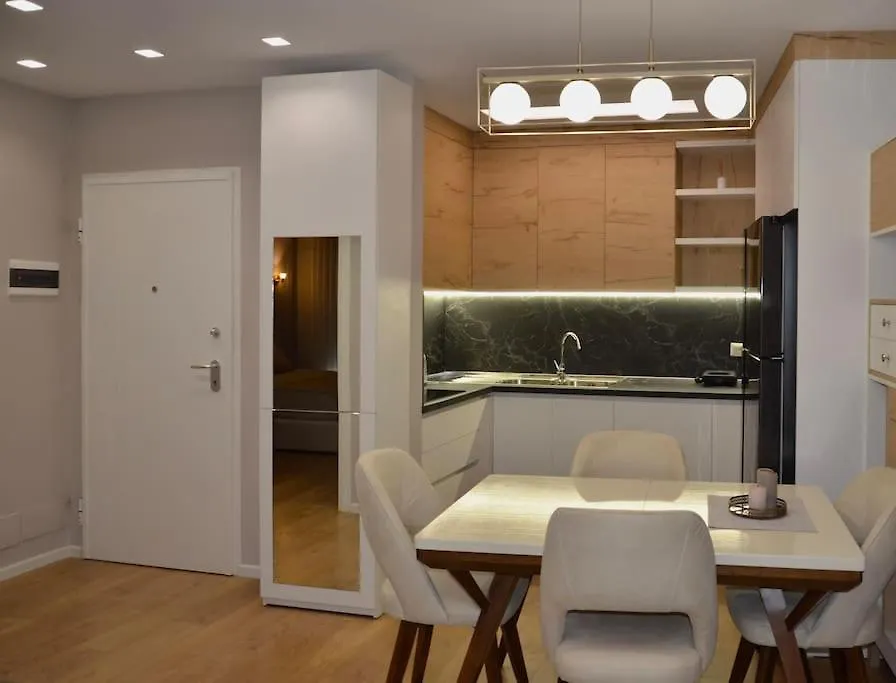 Bree Home Tiran Arnavutluk